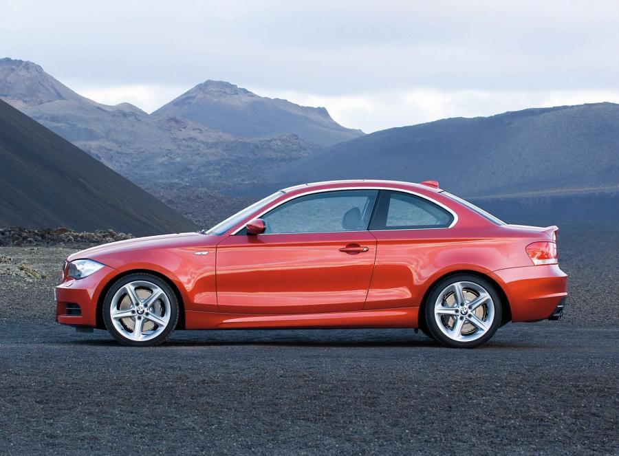  BMW 1-Series Coupe 2011 года  (фото 66 из 77)